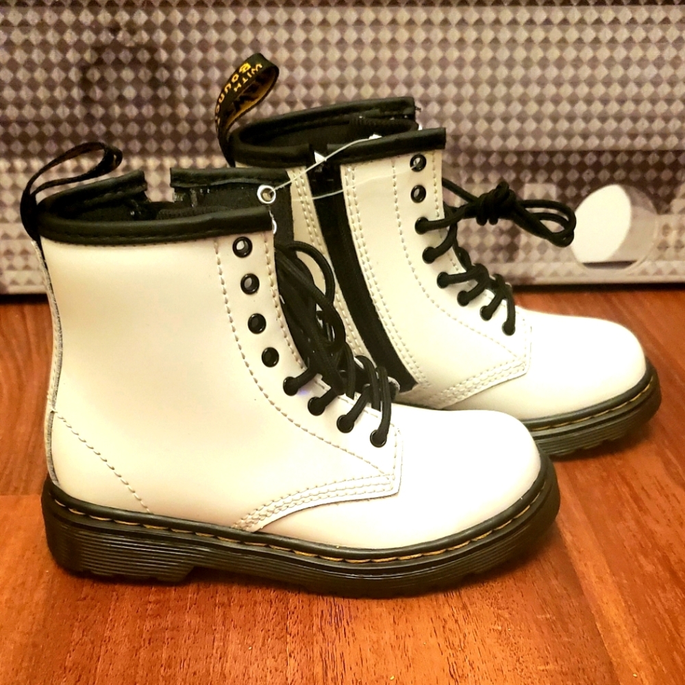 Dr. Martens 1460 White Patent Leather Boots_9C